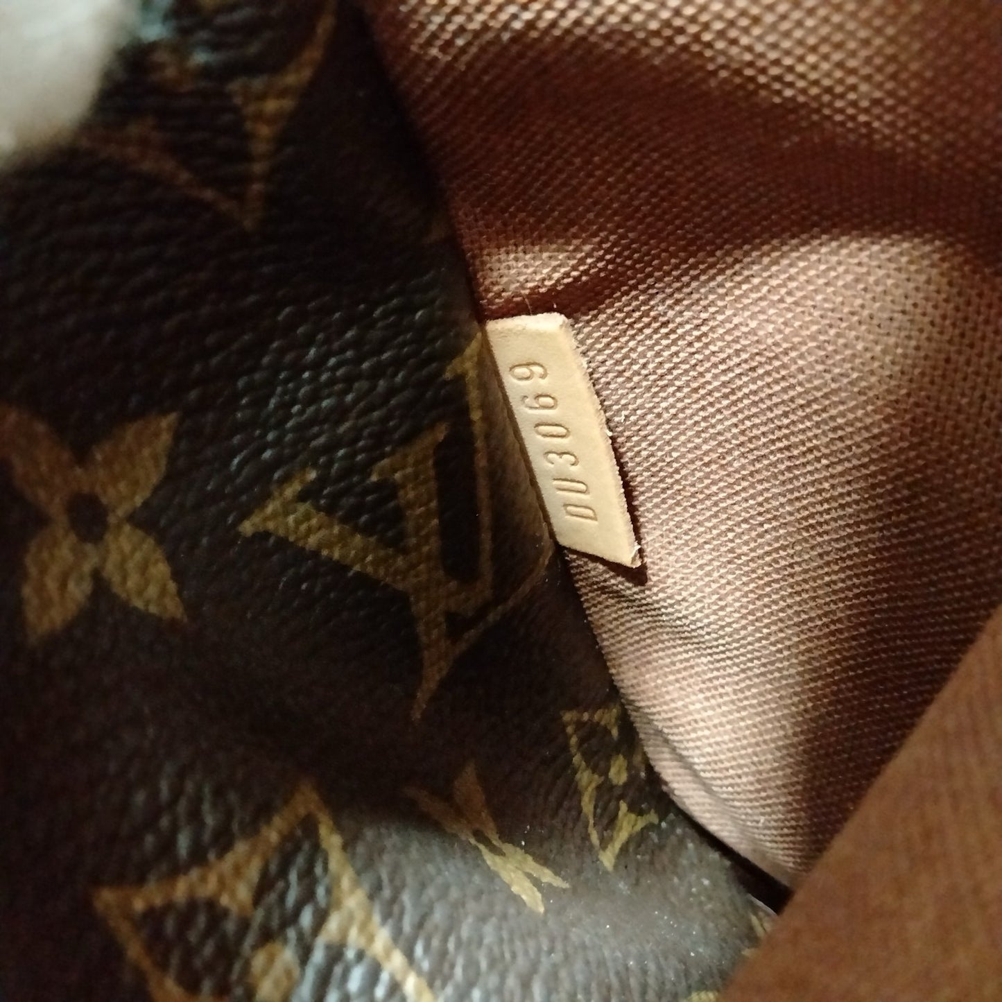 #3202 LOUIS VUITTON Monogram Totally PM