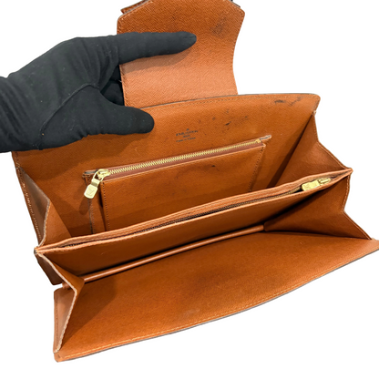 BF-05 LOUIS VUITTON Monogram Courcelles Clutch