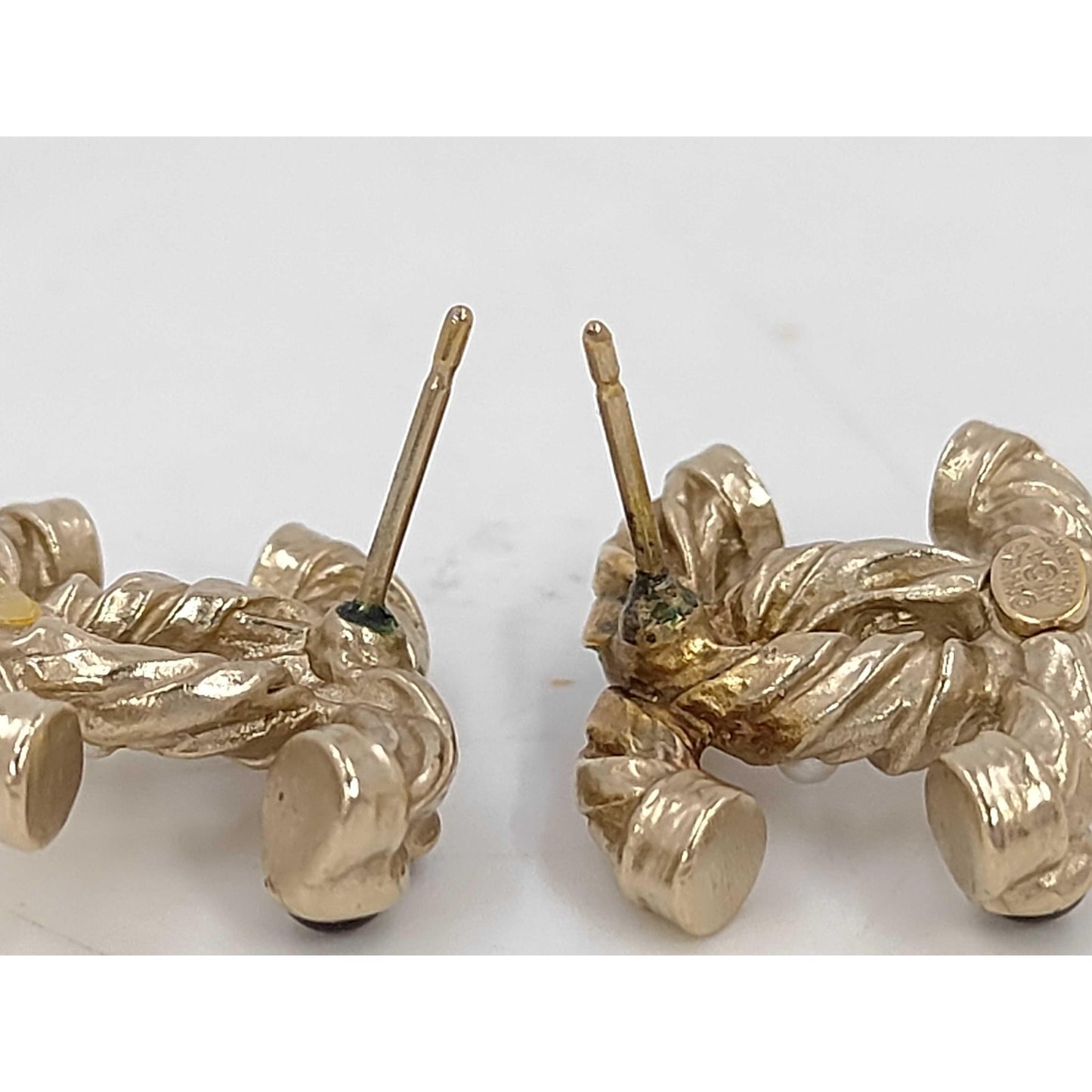 122 CHANEL Earrings