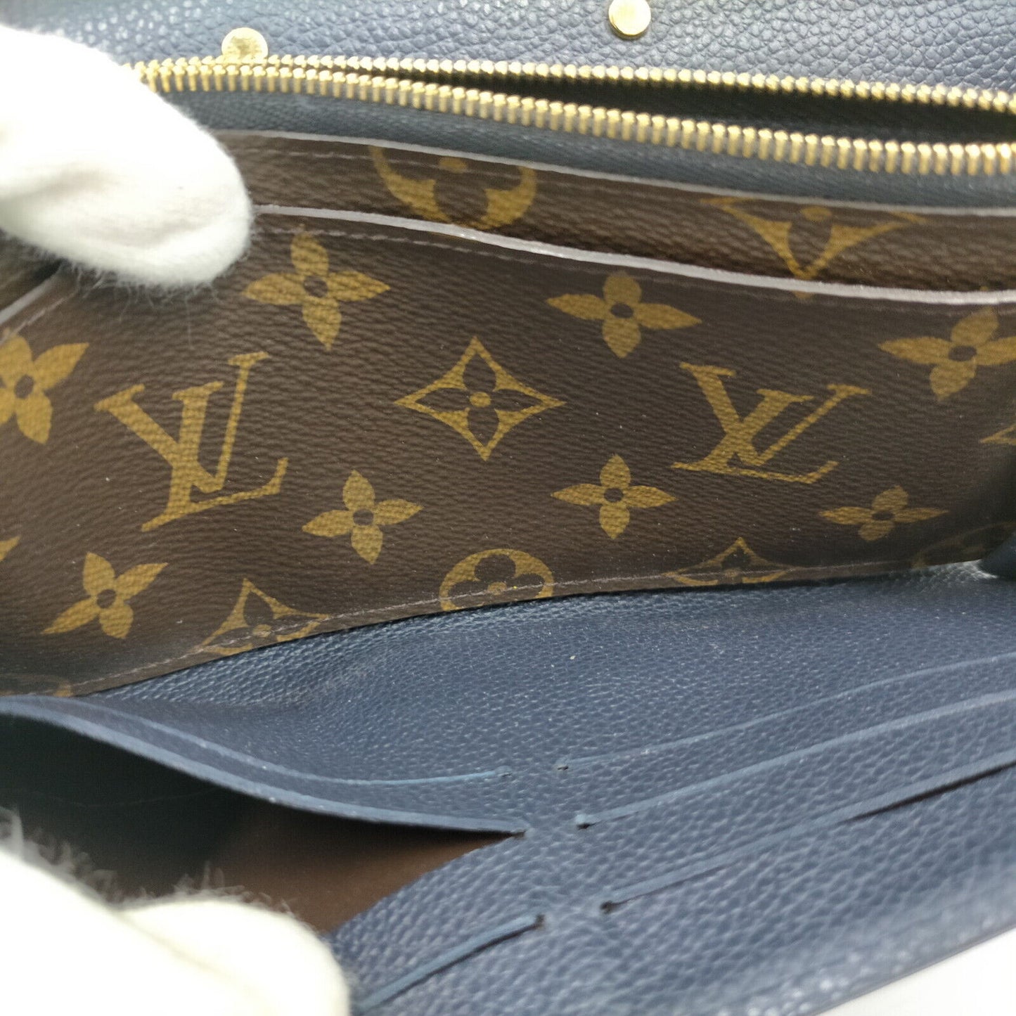 CLEARANCE Louis Vuitton Wallet W/ Generic Chain