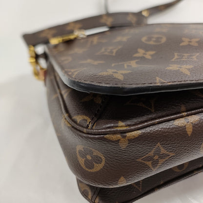 CLEARANCE Louis Vuitton Metis Crossbody