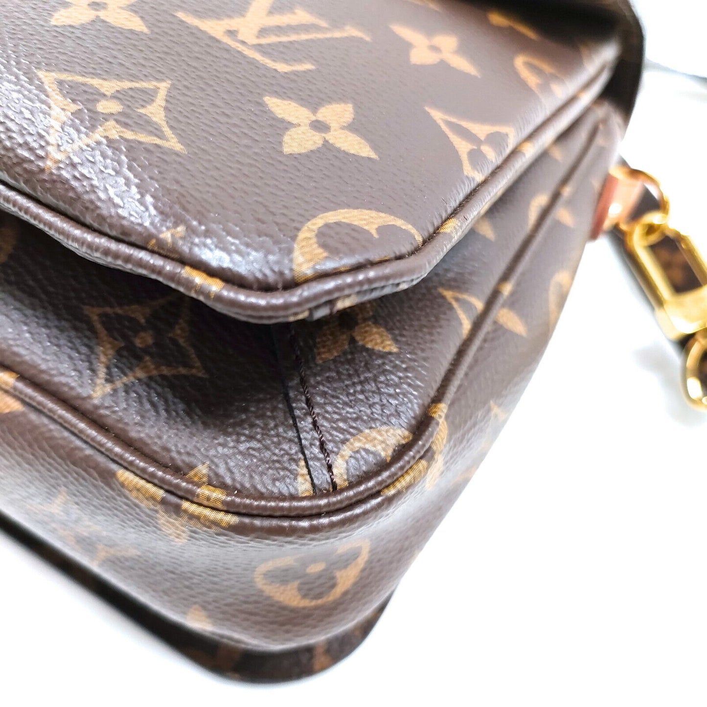 CLEARANCE Louis Vuitton Metis Crossbody