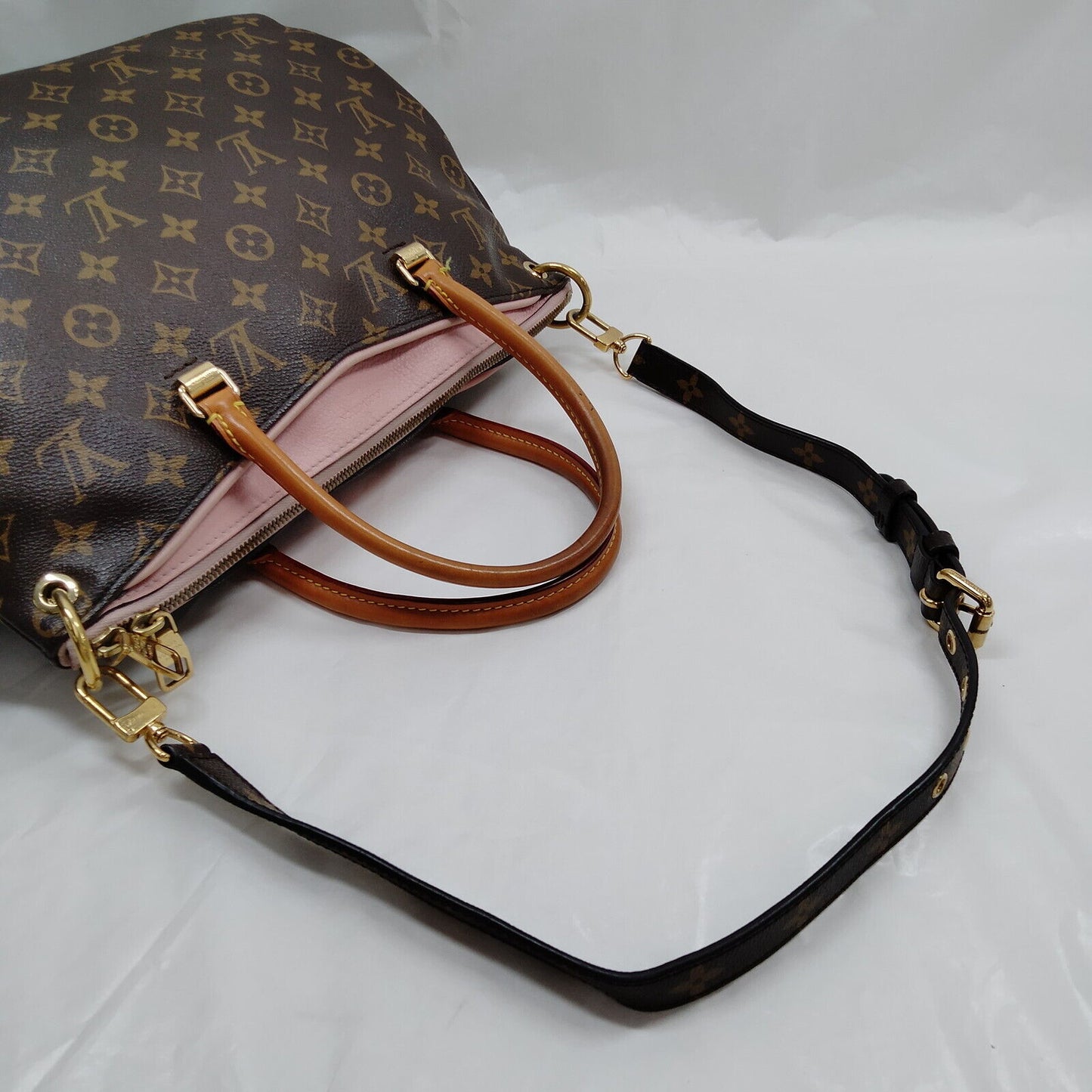 CLEARANCE Louis Vuitton Pallas