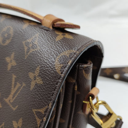 CLEARANCE Louis Vuitton Metis Crossbody