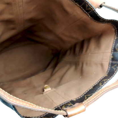 BF-16 LOUIS VUITTON Randonnee GM