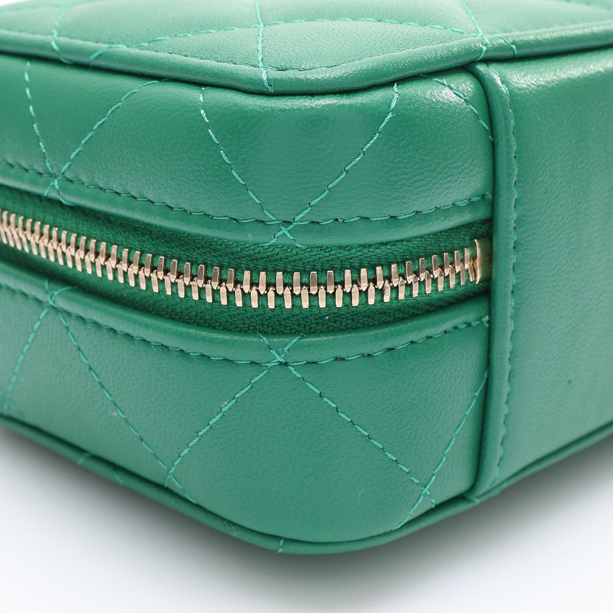 CHANEL 2021 Green Vanity w/Strap(Oct 31)