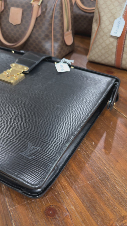 1015-06 LOUIS VUITTON Black Epi Serviette Fermoir Executive Briefcase